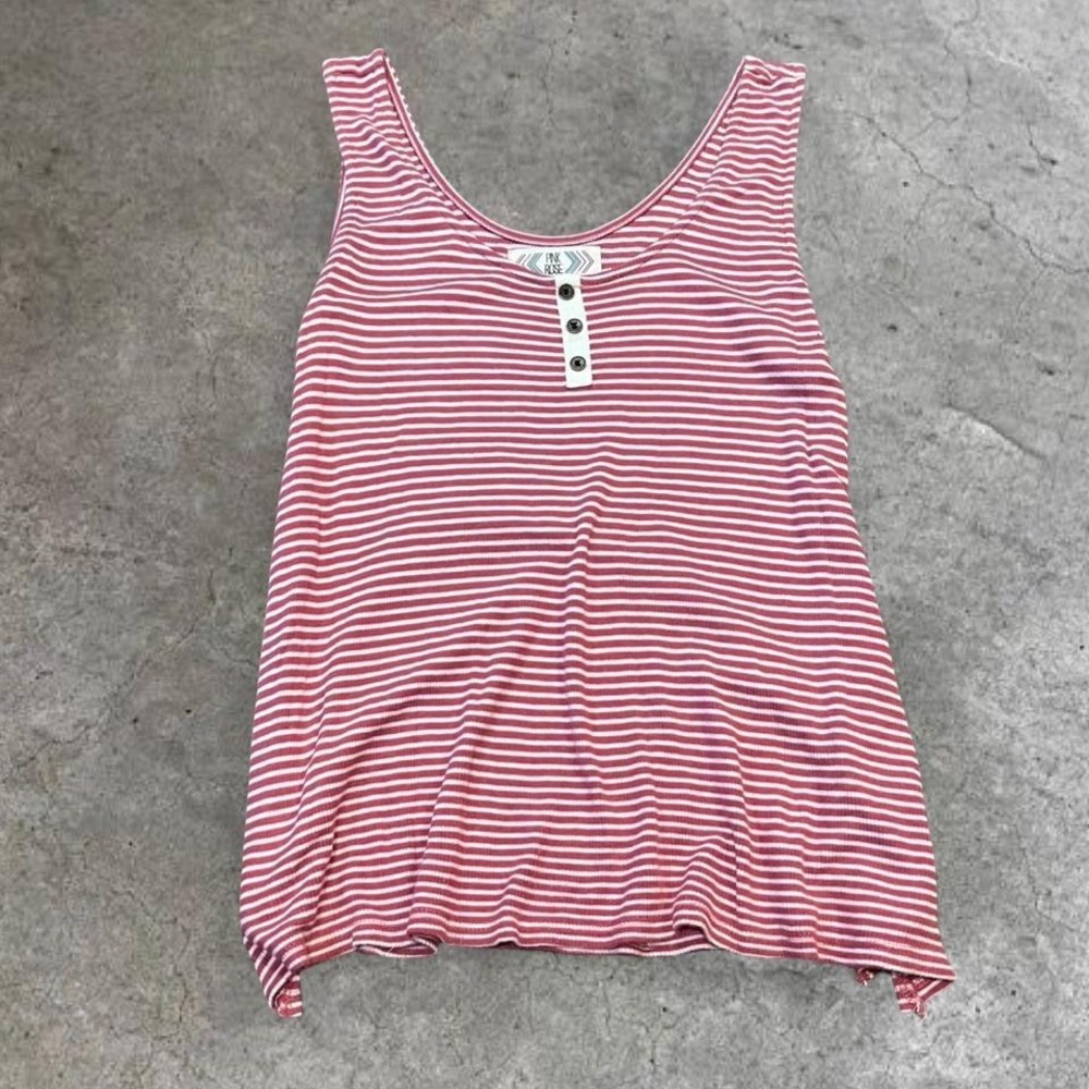 ⭐y2k red and white striped button up flowy tank small
